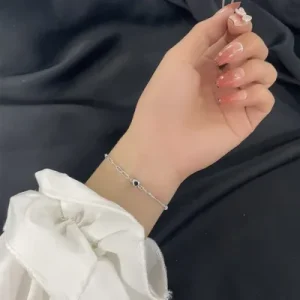 Ý nghĩa vòng tay: Biểu tượng thời trang và phong thủy