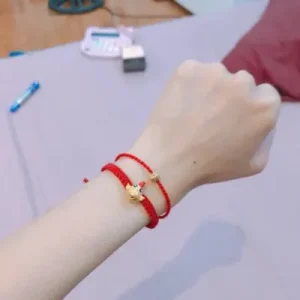 Ý Nghĩa Vòng Tay Chỉ Đỏ: Biểu Tượng Bảo Vệ Và May Mắn Trong Tâm Linh