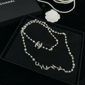 Vòng cổ ngọc trai Chanel