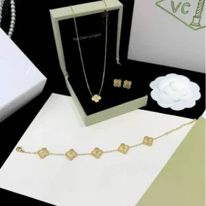 Set trang sức hoa bốn cánh